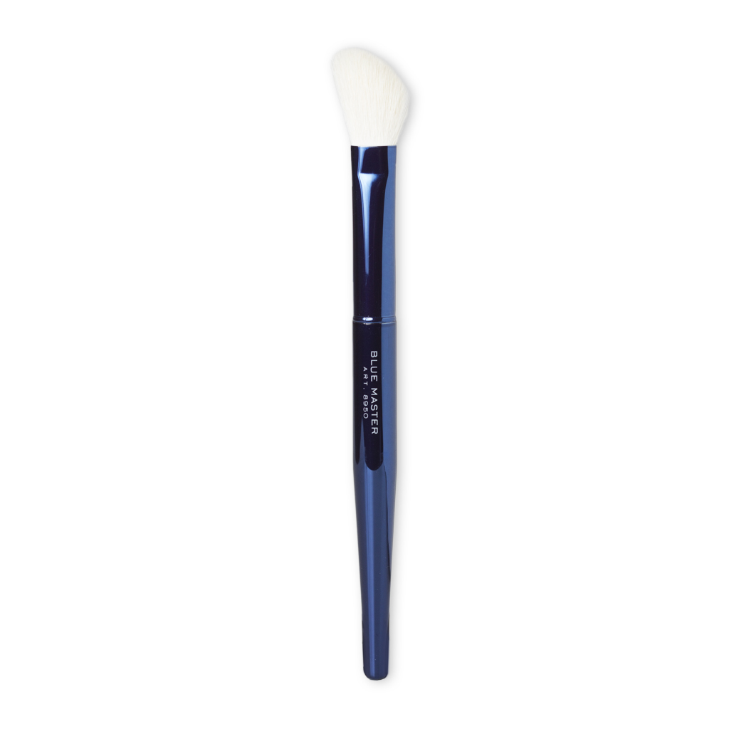 Blue Master Contoured Blusher Brush
